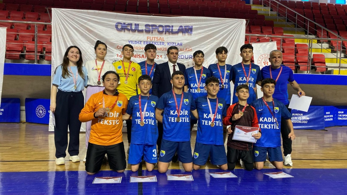 Yıldız Erkekler Futsal Takımımız Bölge Finalinde Zirvede